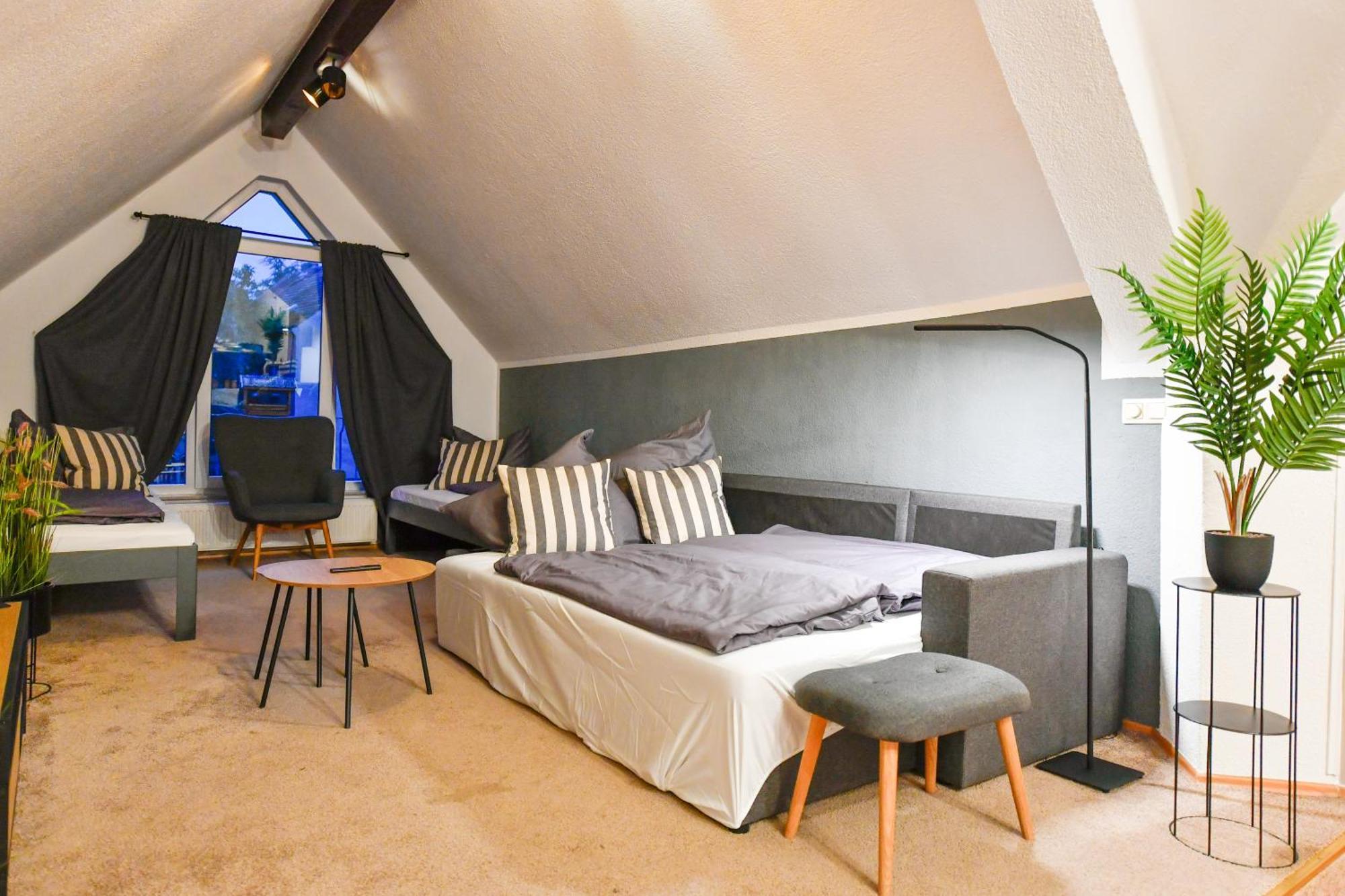 Grosses Spree Apartment, 3 Schlafzimmer Bis 10 Personen, 4X Kfz Parkplatz, Terrasse, Waschtrockner, Wlan, Netflix Κότμπους Εξωτερικό φωτογραφία