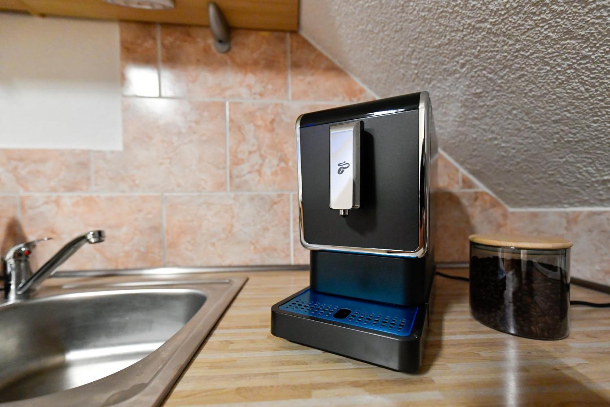 Grosses Spree Apartment, 3 Schlafzimmer Bis 10 Personen, 4X Kfz Parkplatz, Terrasse, Waschtrockner, Wlan, Netflix Κότμπους Εξωτερικό φωτογραφία