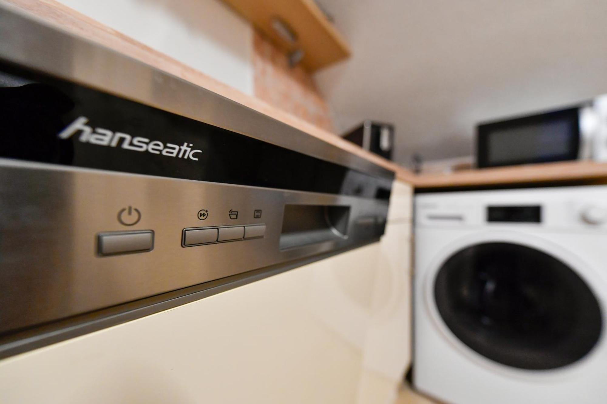 Grosses Spree Apartment, 3 Schlafzimmer Bis 10 Personen, 4X Kfz Parkplatz, Terrasse, Waschtrockner, Wlan, Netflix Κότμπους Εξωτερικό φωτογραφία