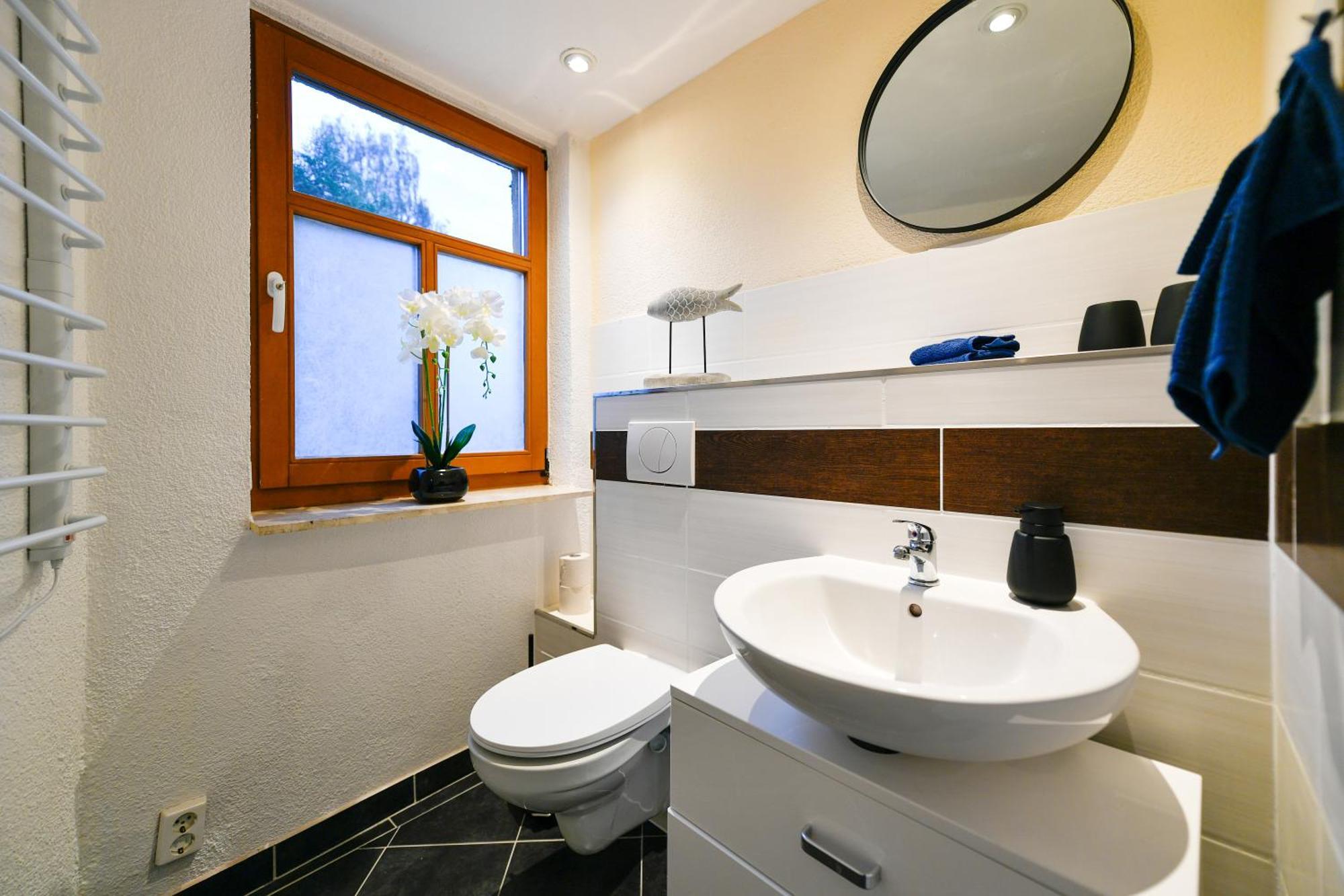 Grosses Spree Apartment, 3 Schlafzimmer Bis 10 Personen, 4X Kfz Parkplatz, Terrasse, Waschtrockner, Wlan, Netflix Κότμπους Εξωτερικό φωτογραφία