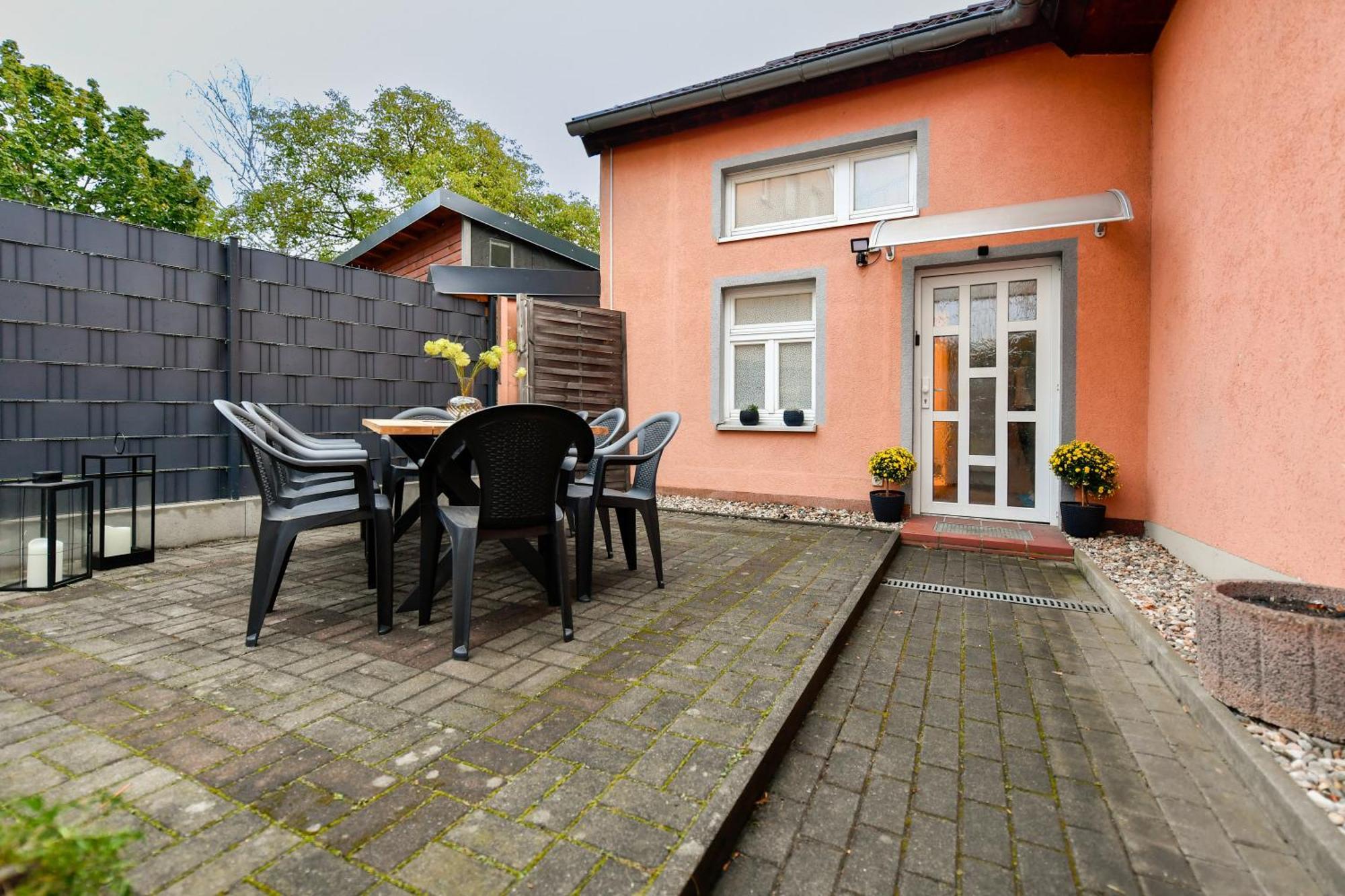 Grosses Spree Apartment, 3 Schlafzimmer Bis 10 Personen, 4X Kfz Parkplatz, Terrasse, Waschtrockner, Wlan, Netflix Κότμπους Εξωτερικό φωτογραφία
