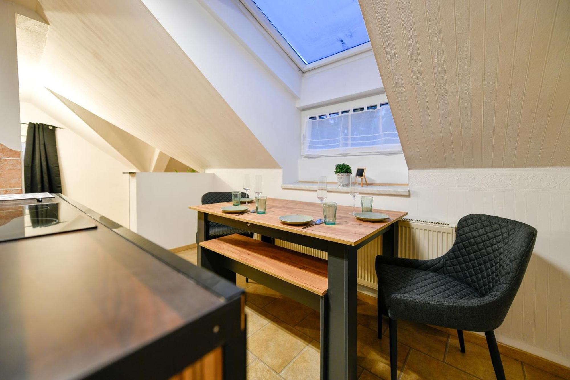 Grosses Spree Apartment, 3 Schlafzimmer Bis 10 Personen, 4X Kfz Parkplatz, Terrasse, Waschtrockner, Wlan, Netflix Κότμπους Εξωτερικό φωτογραφία