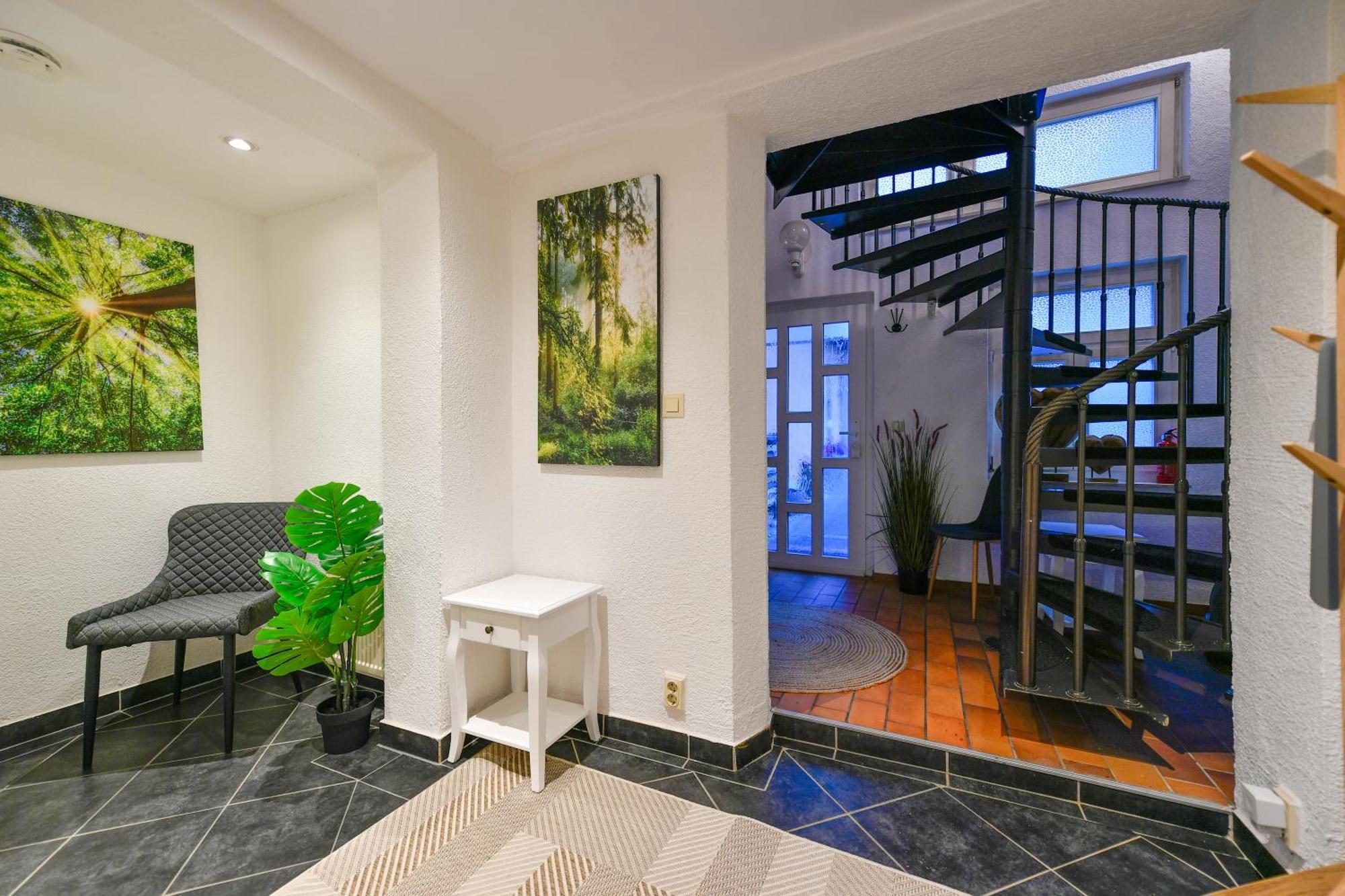 Grosses Spree Apartment, 3 Schlafzimmer Bis 10 Personen, 4X Kfz Parkplatz, Terrasse, Waschtrockner, Wlan, Netflix Κότμπους Εξωτερικό φωτογραφία